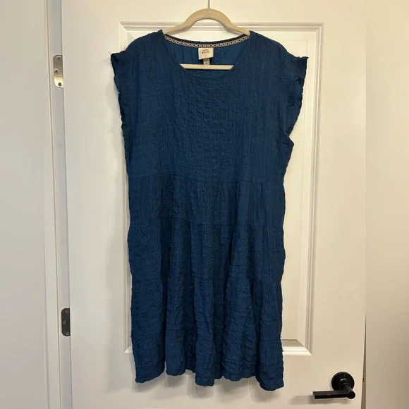 Knox Rose Short Sleeve Textured Babydoll Tiered Dress in Dark Blue, Medium - Picture 2 of 6